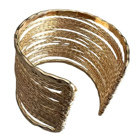 Elegant Gold Cuff Bracelet - Picture 4 of 8